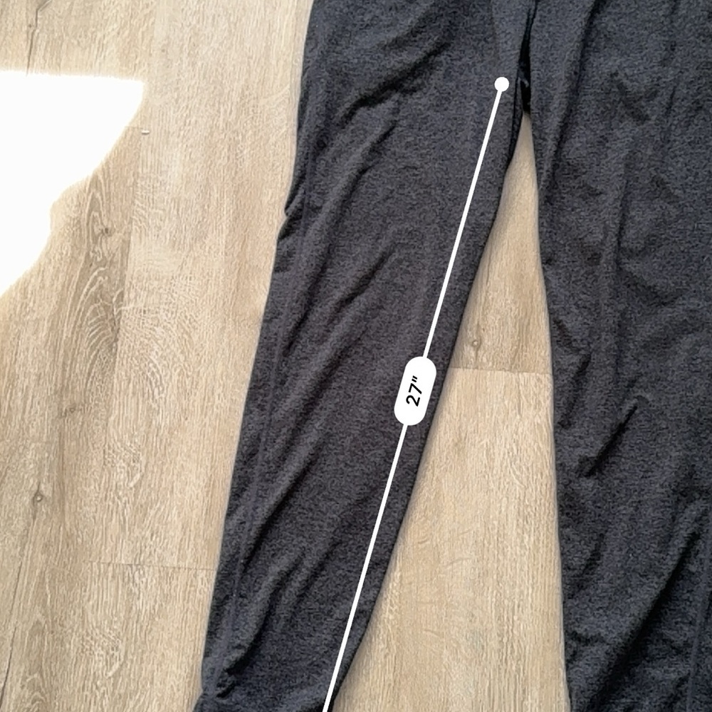 Vuori Gray performance joggers - image 4